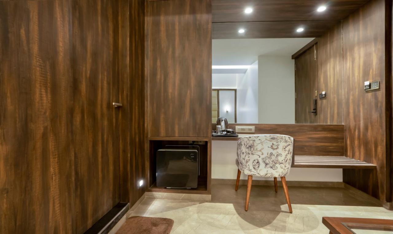 Treebo Premium Savera Inn มุมไบ ภายนอก รูปภาพ
