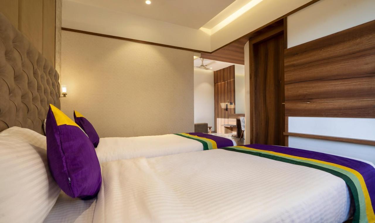 Treebo Premium Savera Inn มุมไบ ภายนอก รูปภาพ